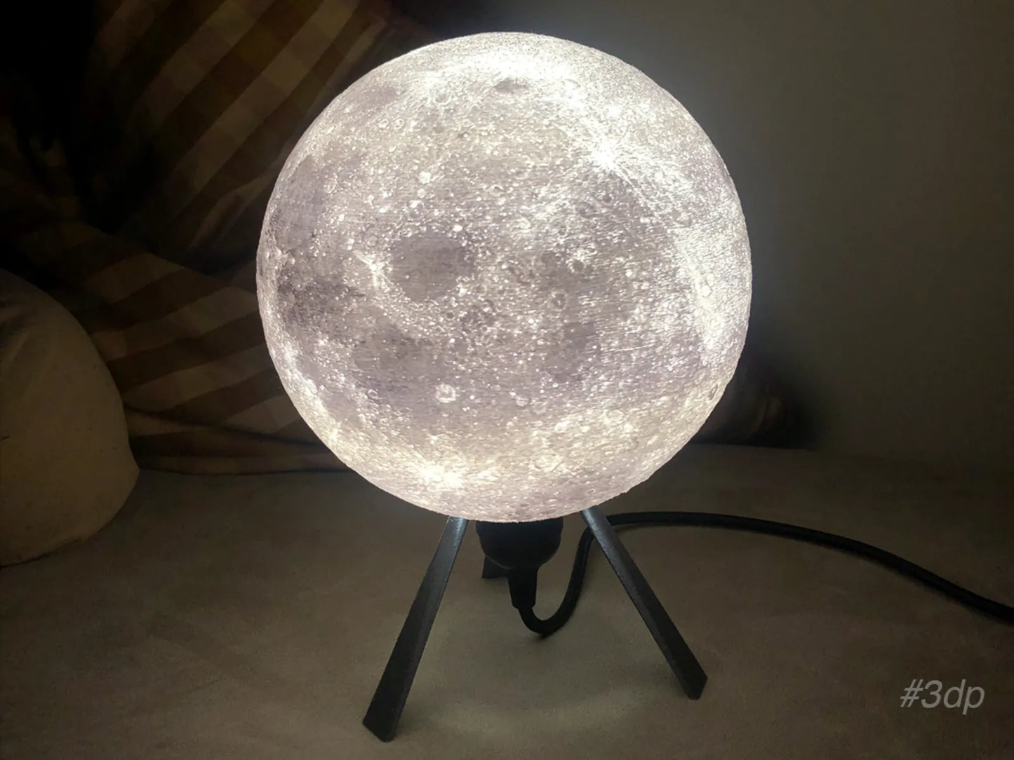 Lámpara Luna Realista LED - Impreso en PLA